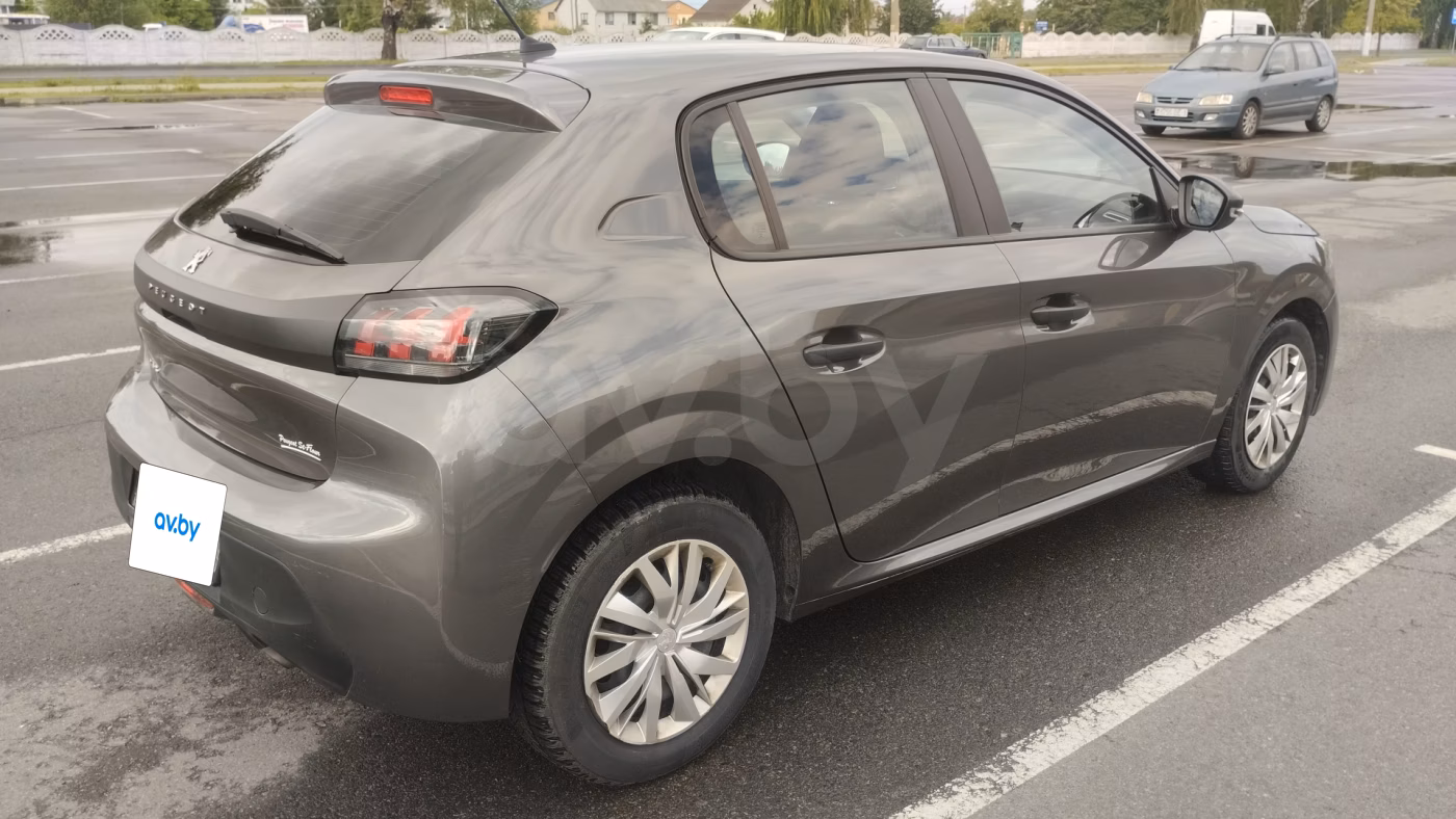 Peugeot 208 фото 5