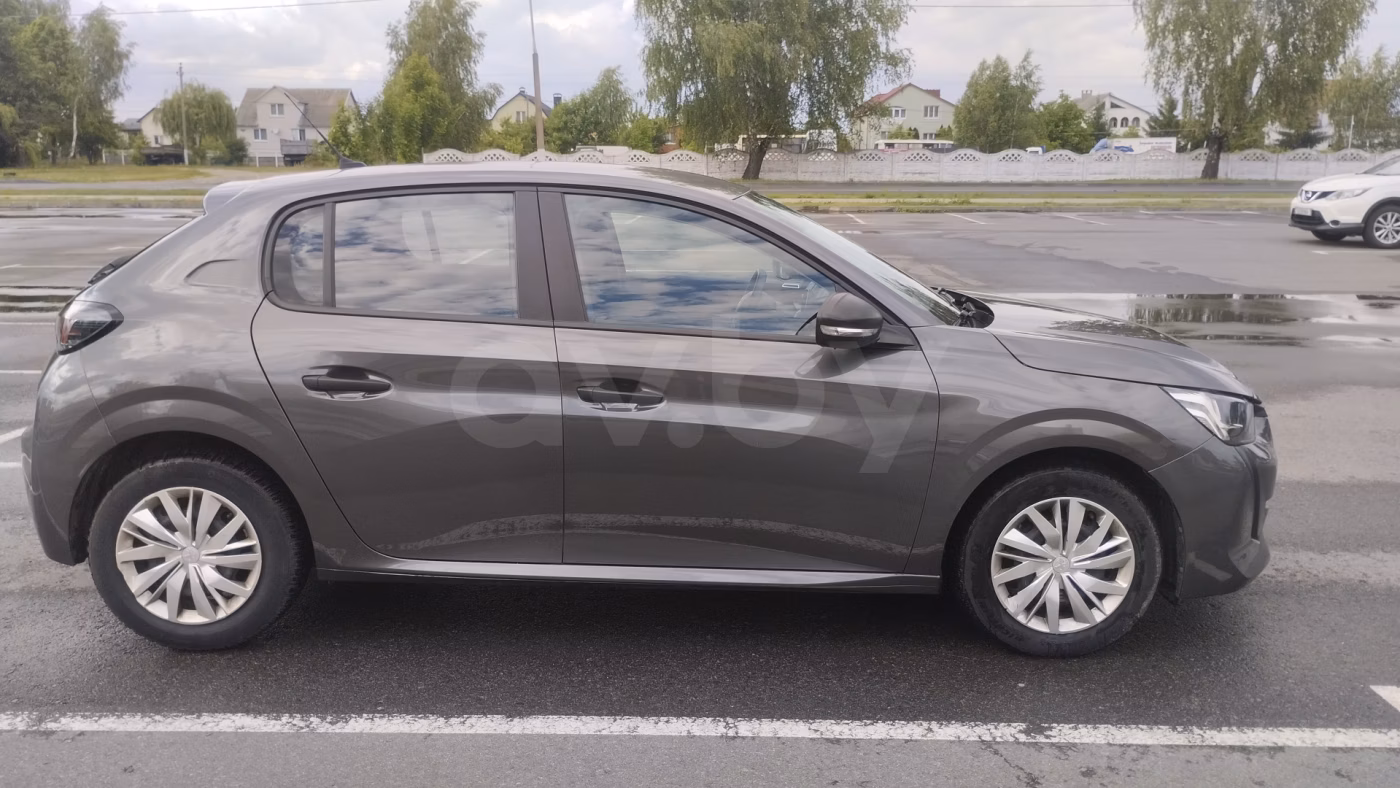 Peugeot 208 фото 6