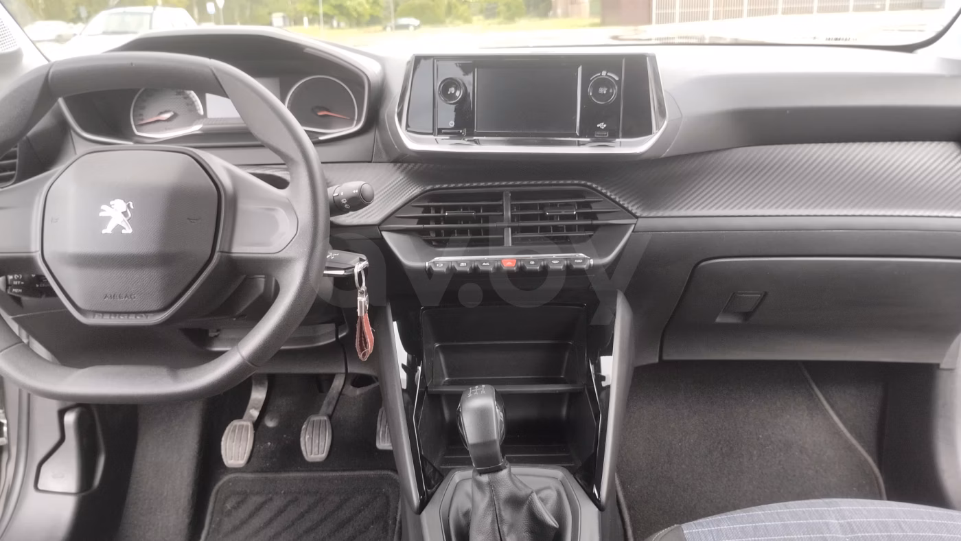 Peugeot 208 фото 8
