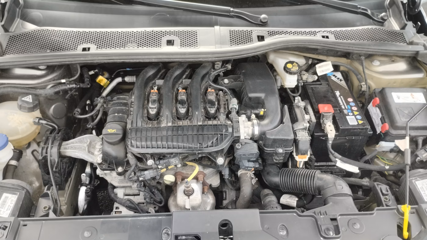 Peugeot 208 фото 7