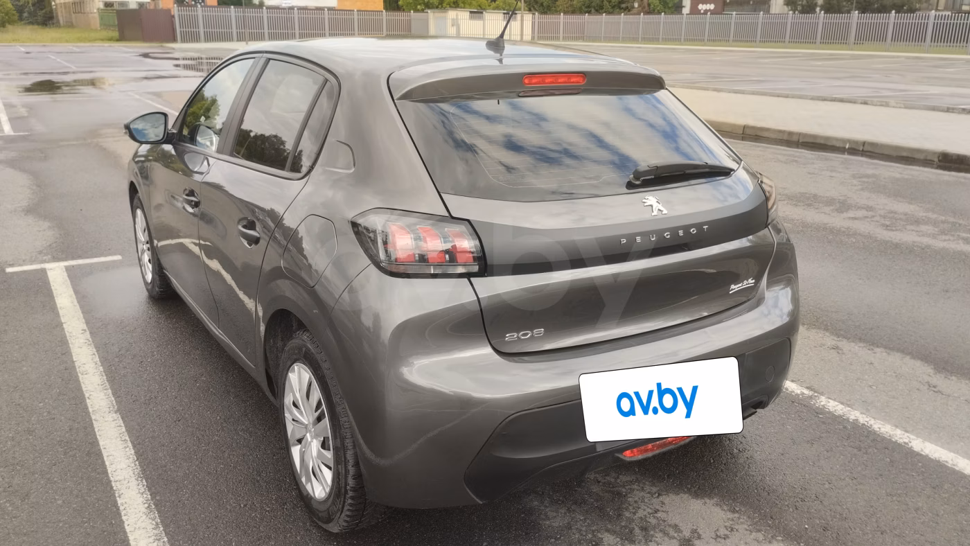 Peugeot 208 фото 11