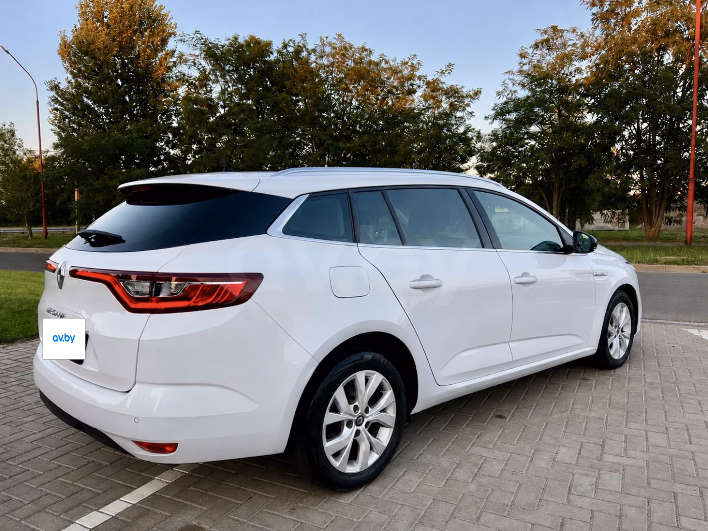 Renault Megane фото 8