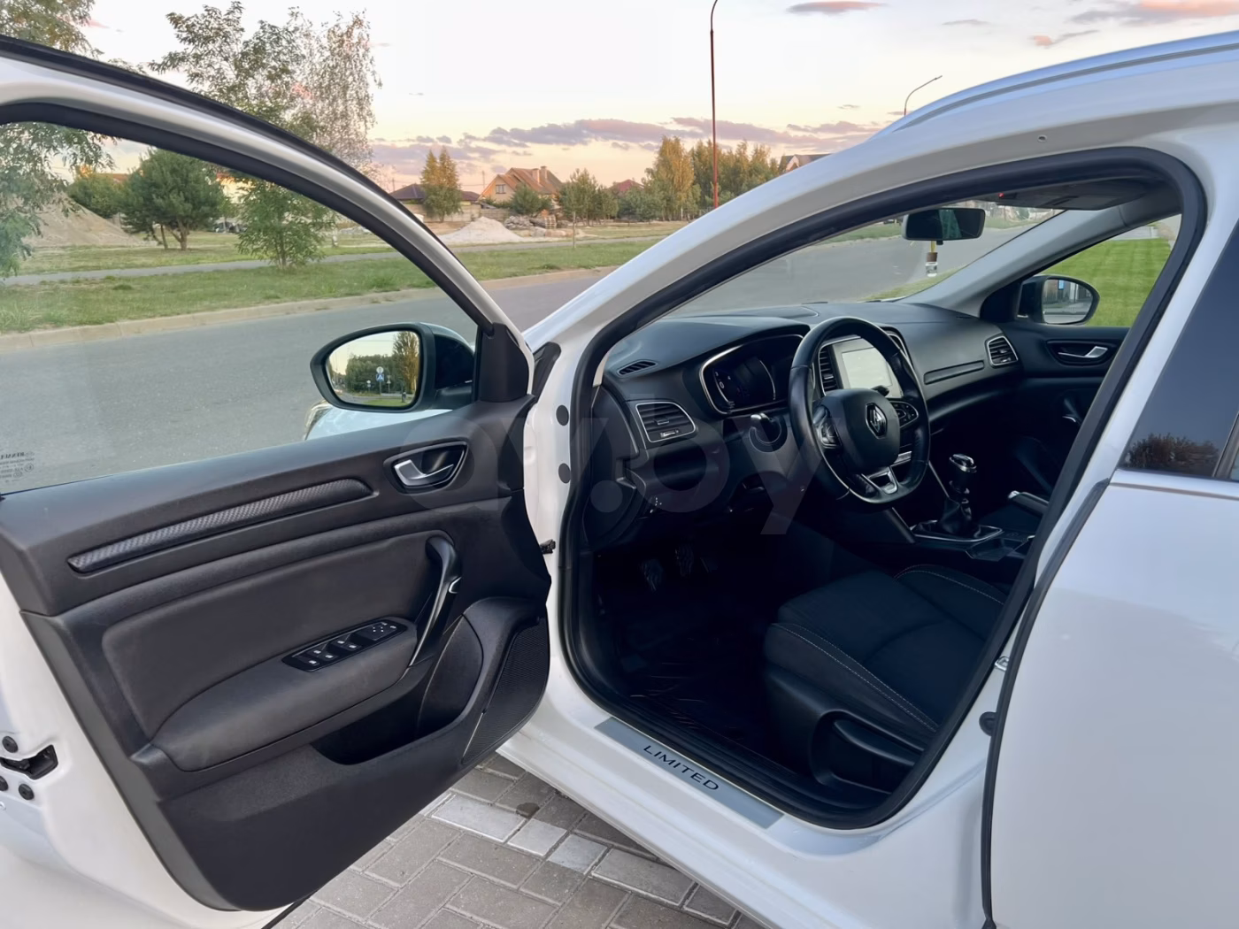 Renault Megane фото 12