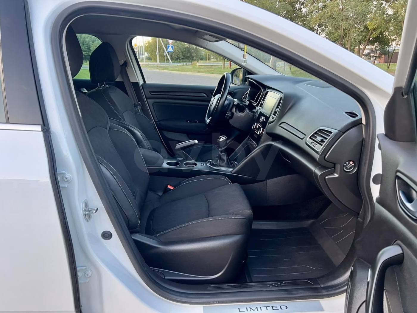 Renault Megane фото 17