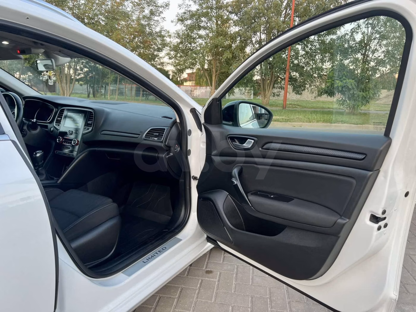 Renault Megane фото 16