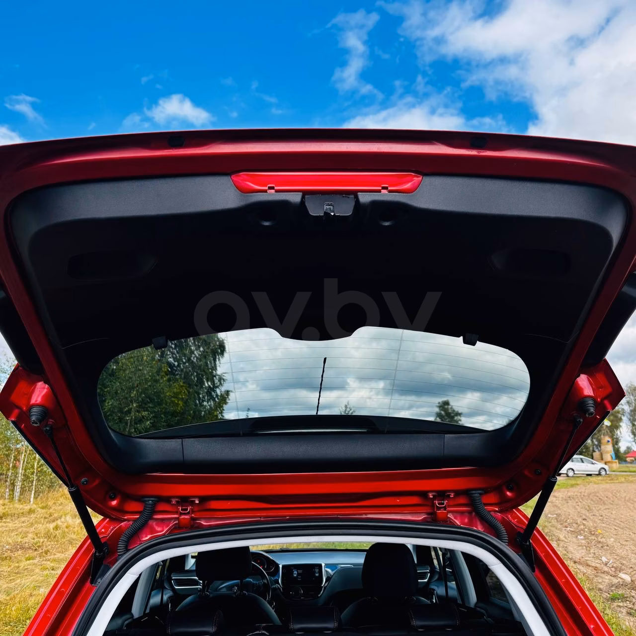 Peugeot 2008 фото 9