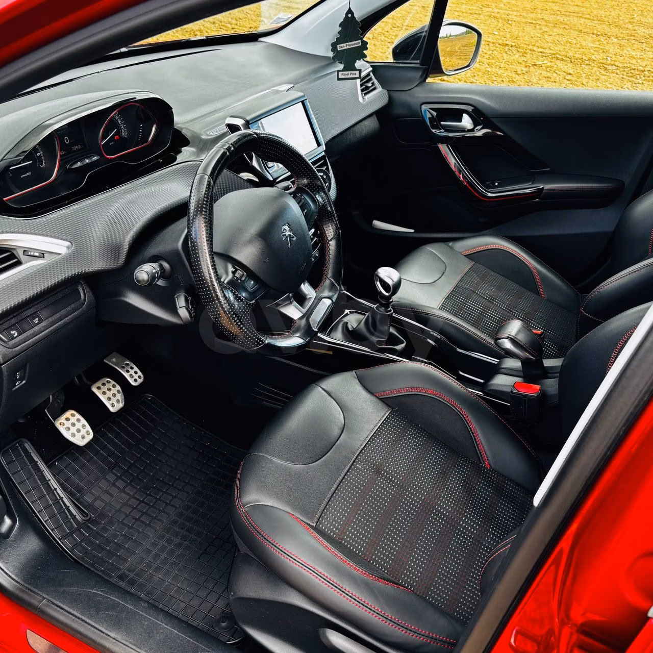 Peugeot 2008 фото 12