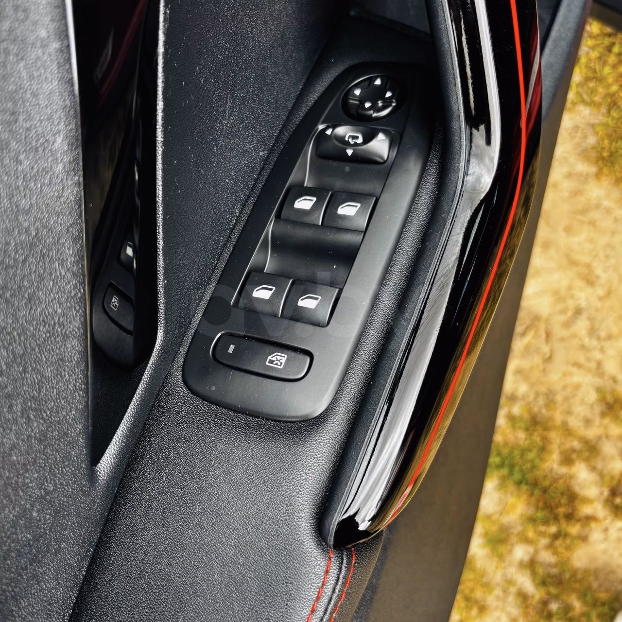 Peugeot 2008 фото 16