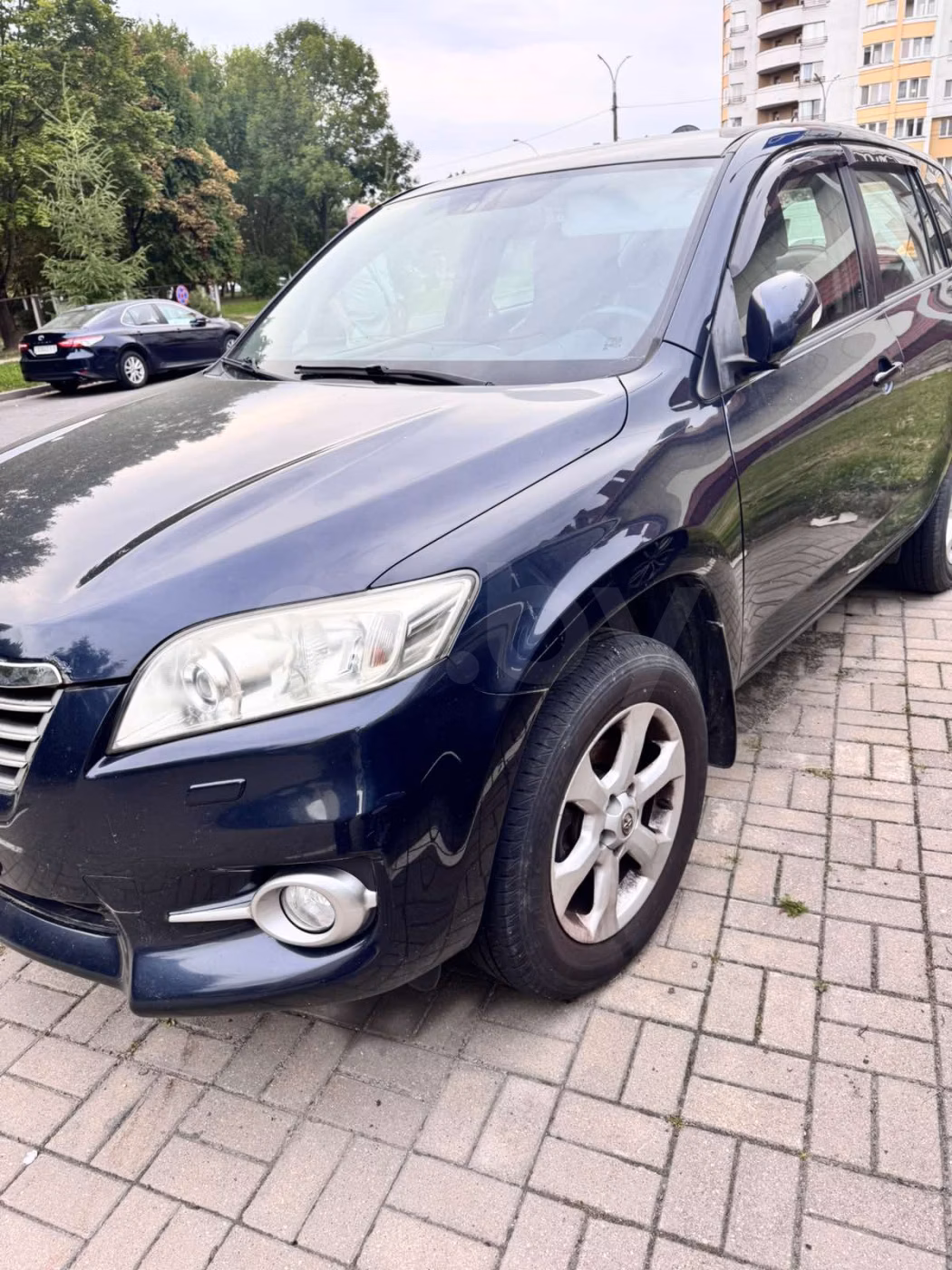 Toyota RAV4 фото 2