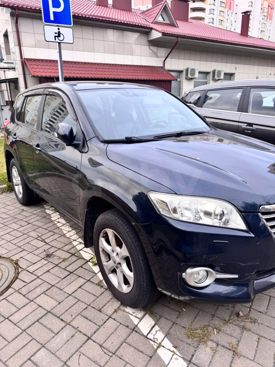 Toyota RAV4 фото 3