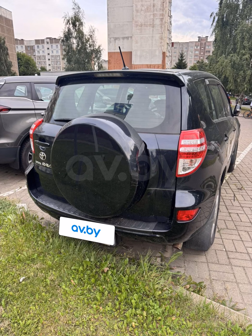 Toyota RAV4 фото 8