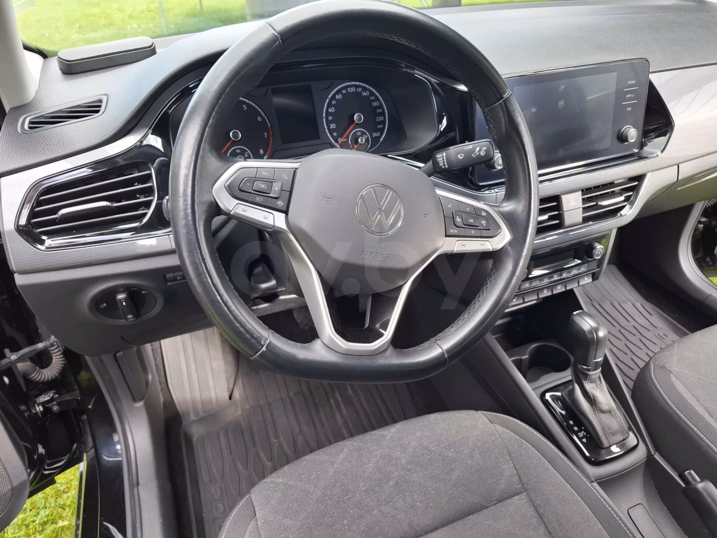 Volkswagen Polo Sedan фото 9