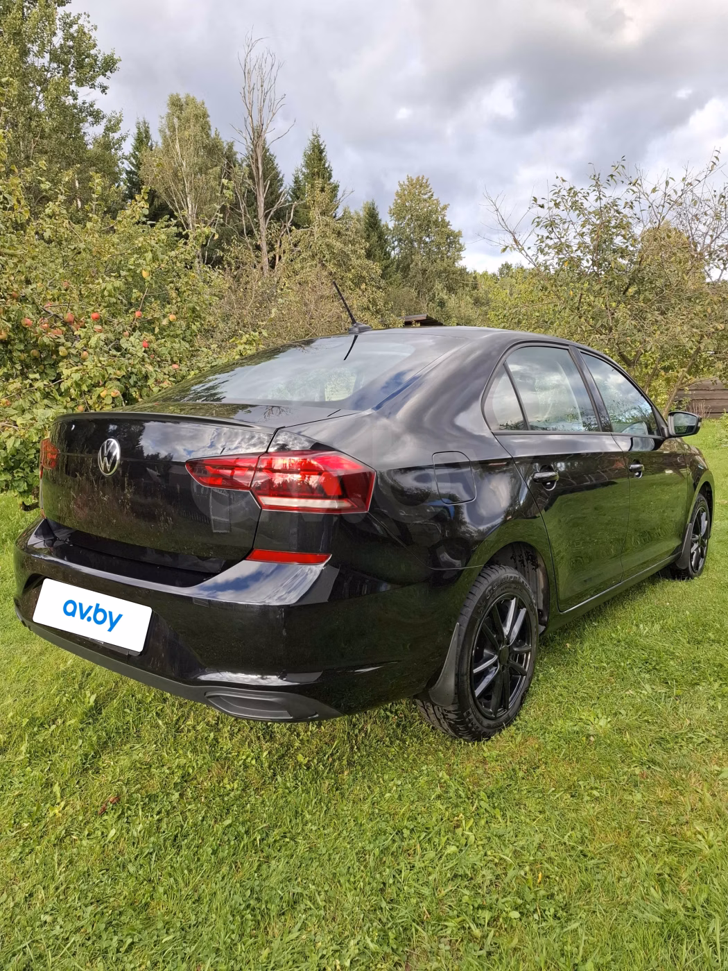 Volkswagen Polo Sedan фото 4
