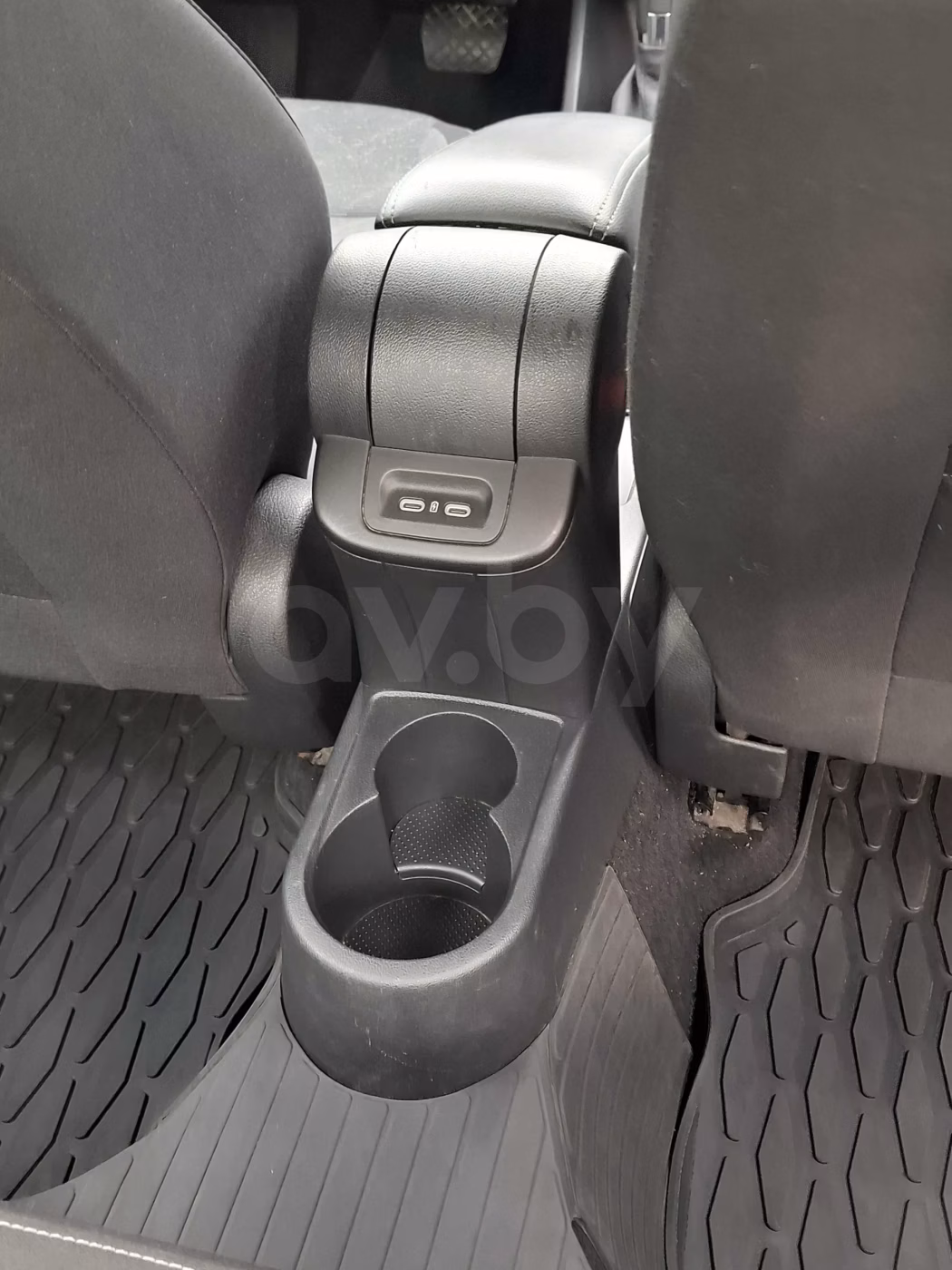 Volkswagen Polo Sedan фото 13