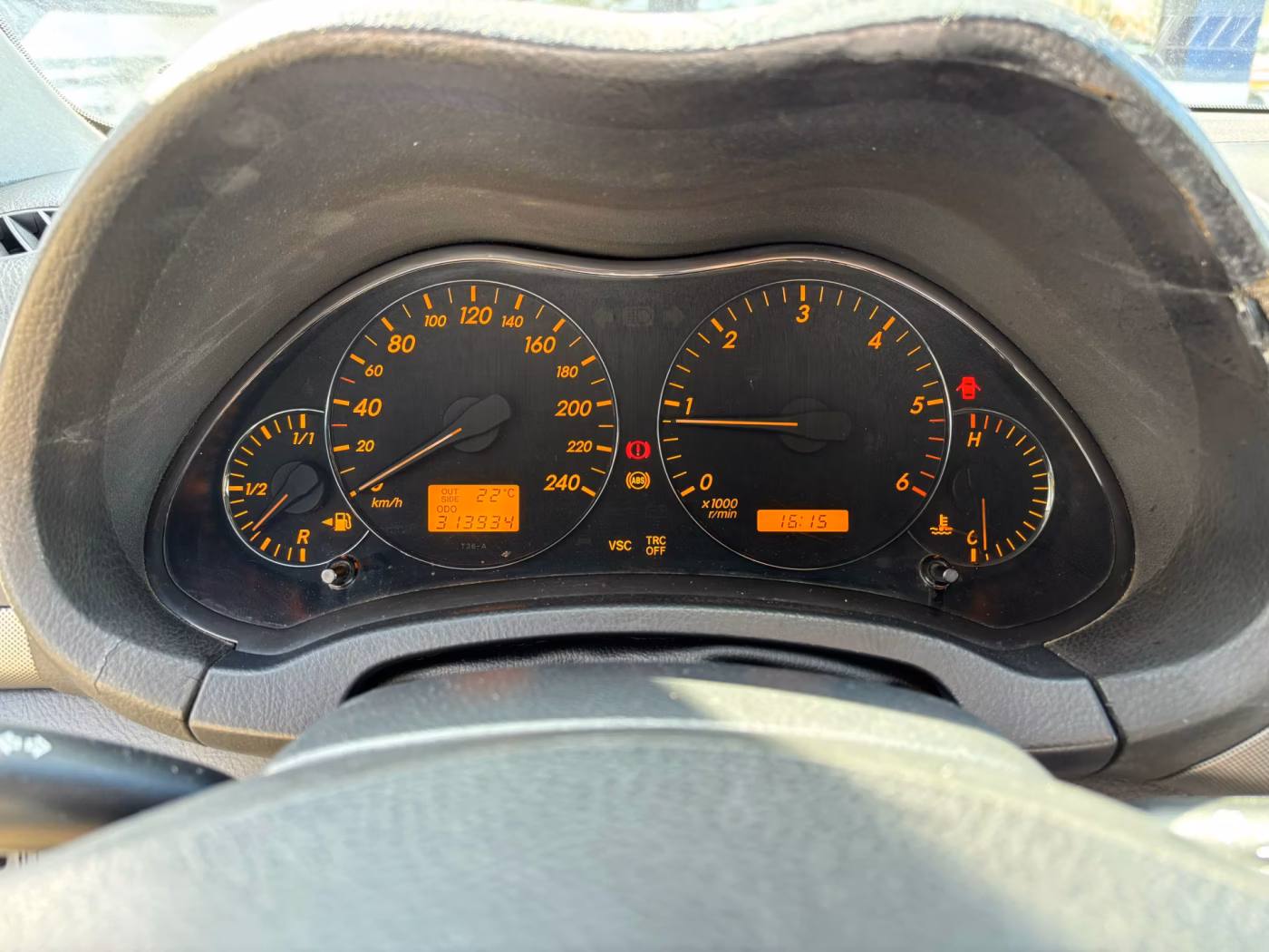 Toyota Avensis фото 11
