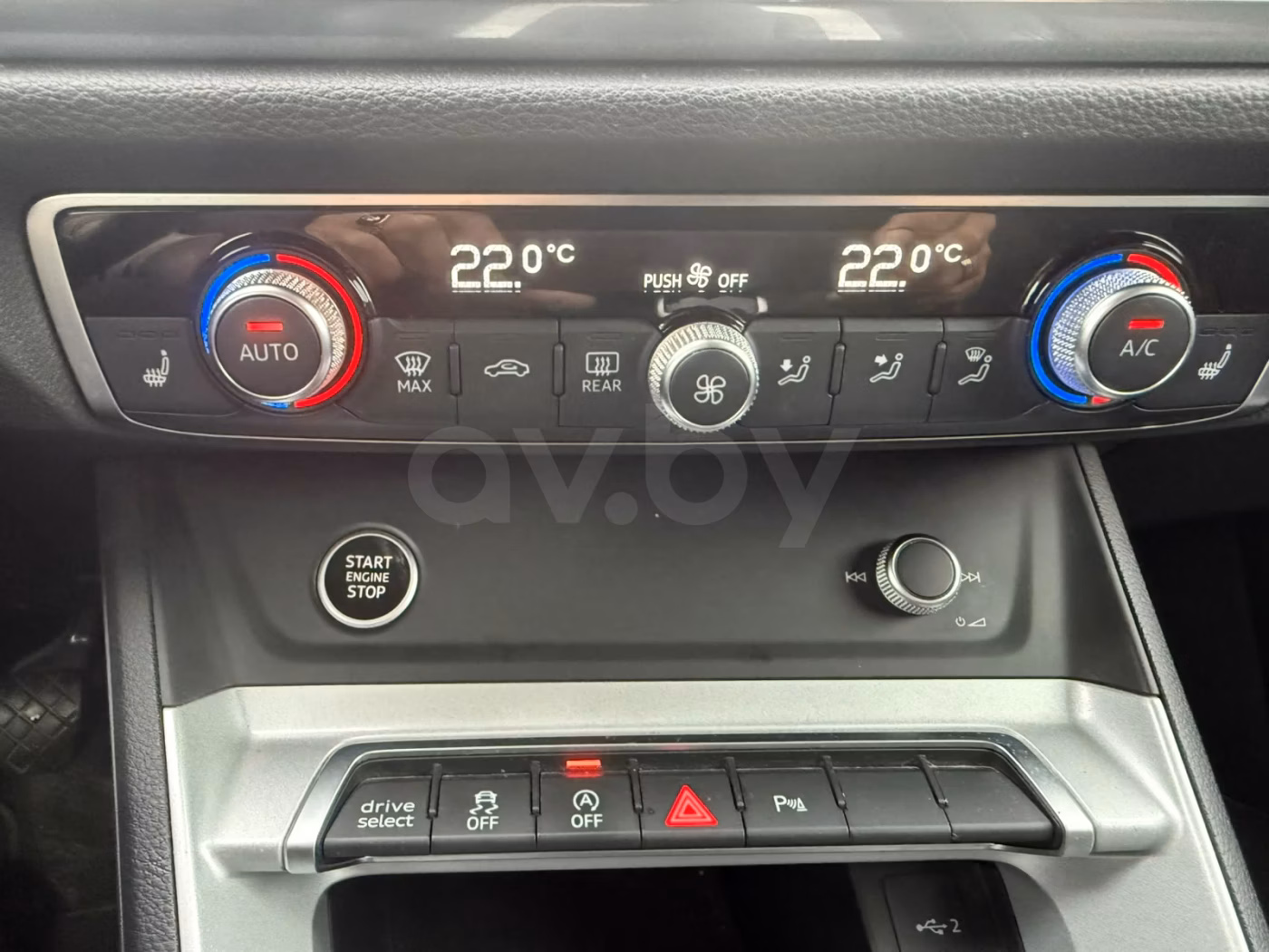 Audi Q3 фото 10
