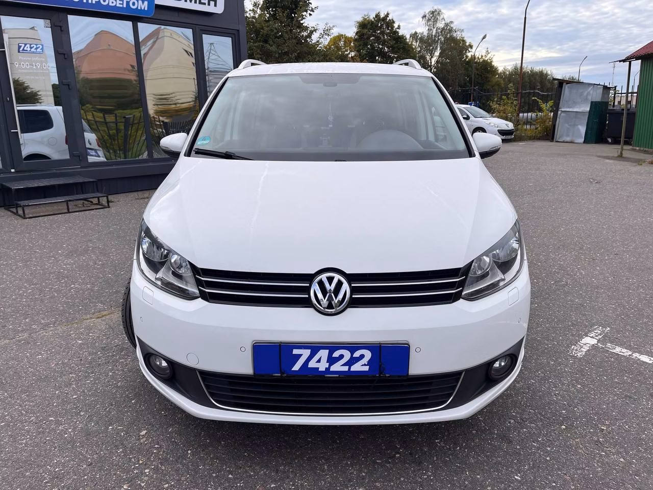 Volkswagen Touran фото 2