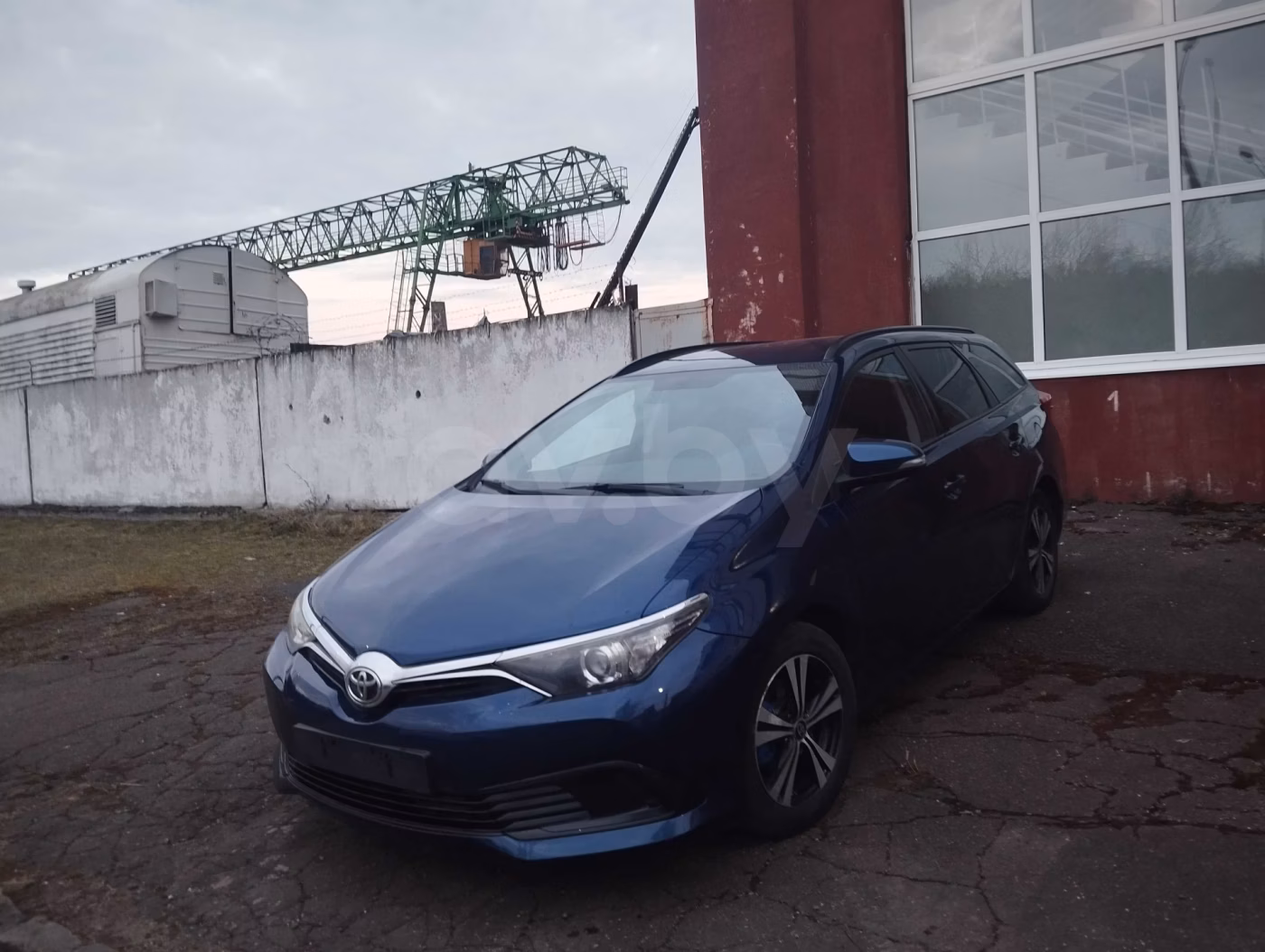 Toyota Auris фото 2