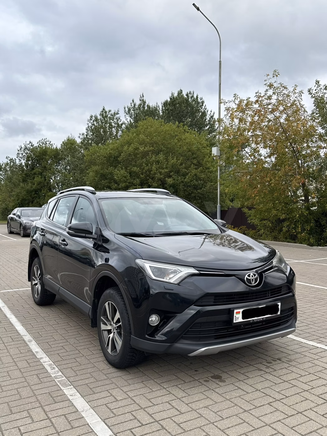 Toyota RAV4 фото 2