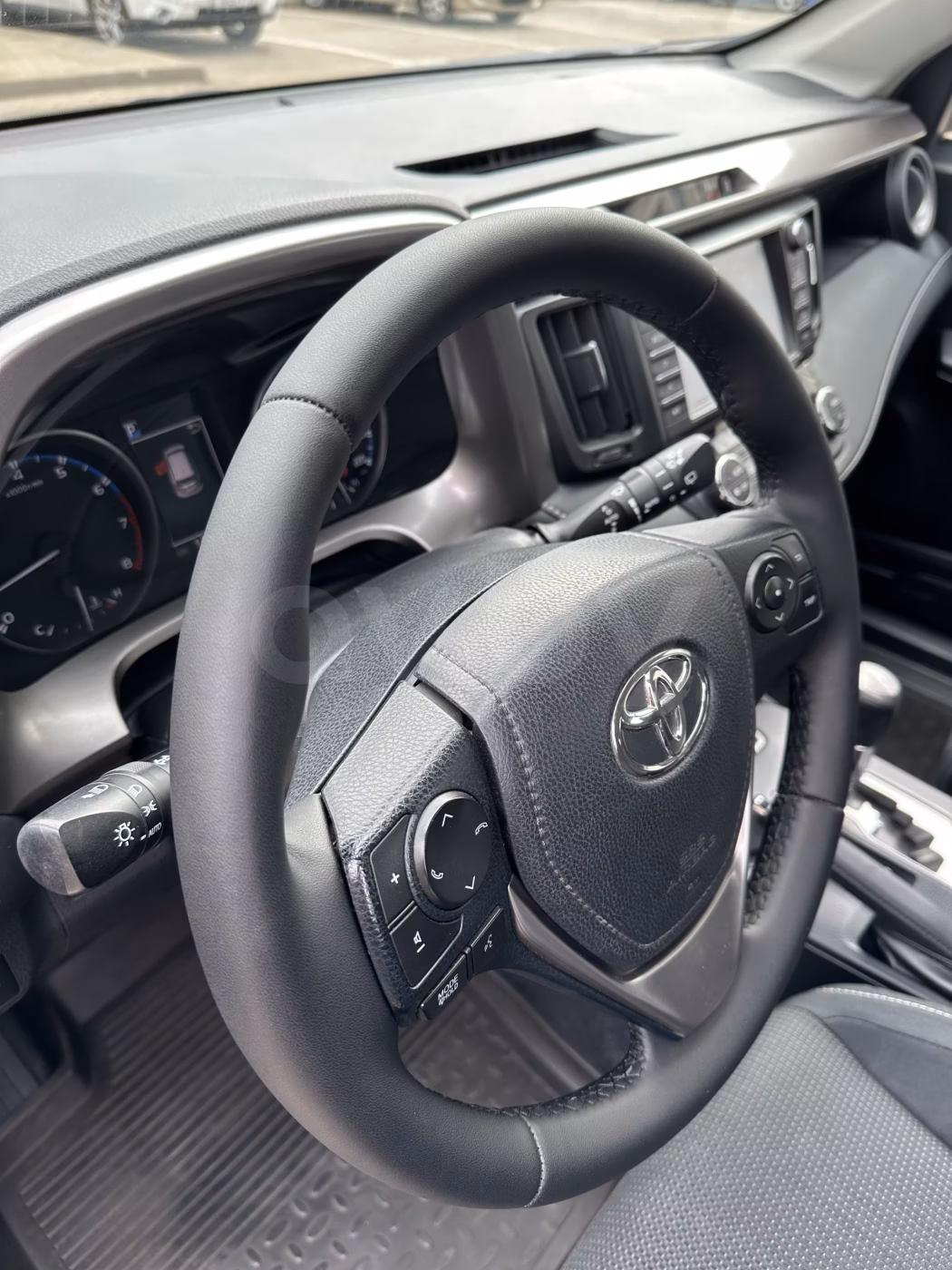 Toyota RAV4 фото 18