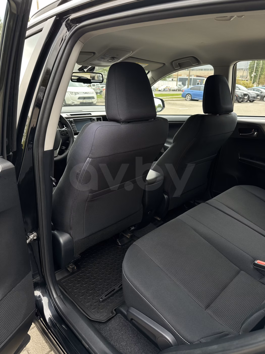 Toyota RAV4 фото 16