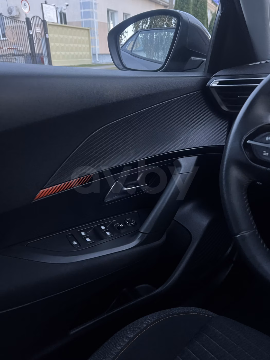 Peugeot 2008 фото 13