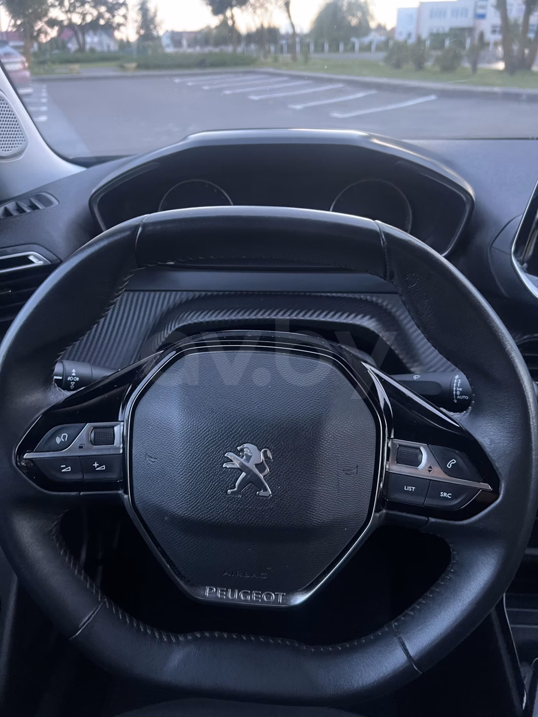 Peugeot 2008 фото 15