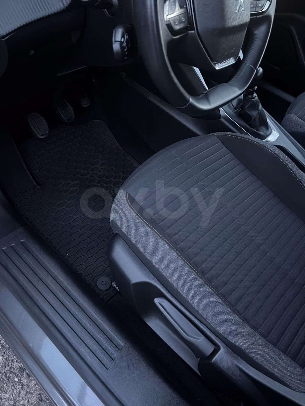 Peugeot 2008 фото 16