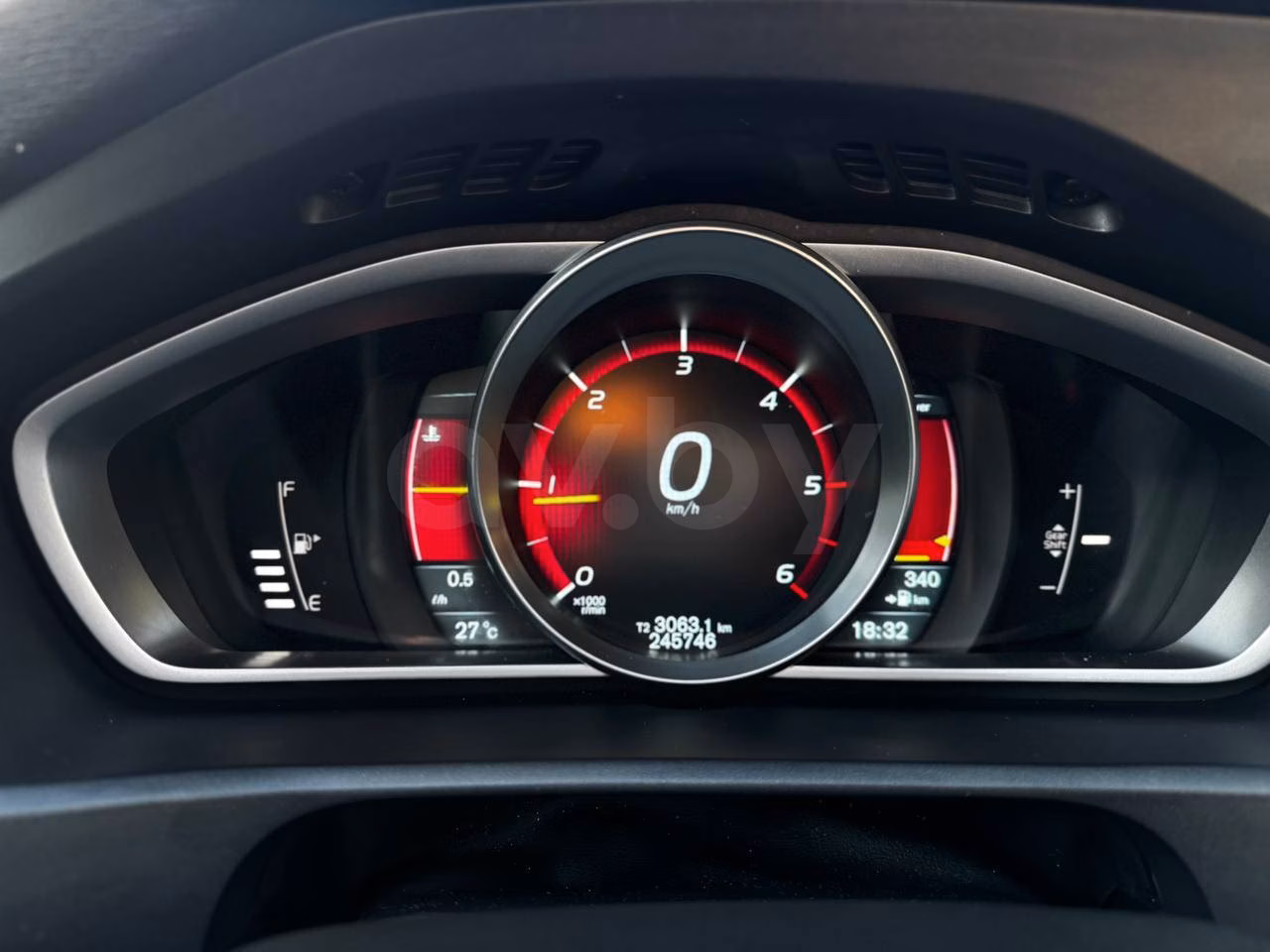 Volvo V40 Cross Country фото 23