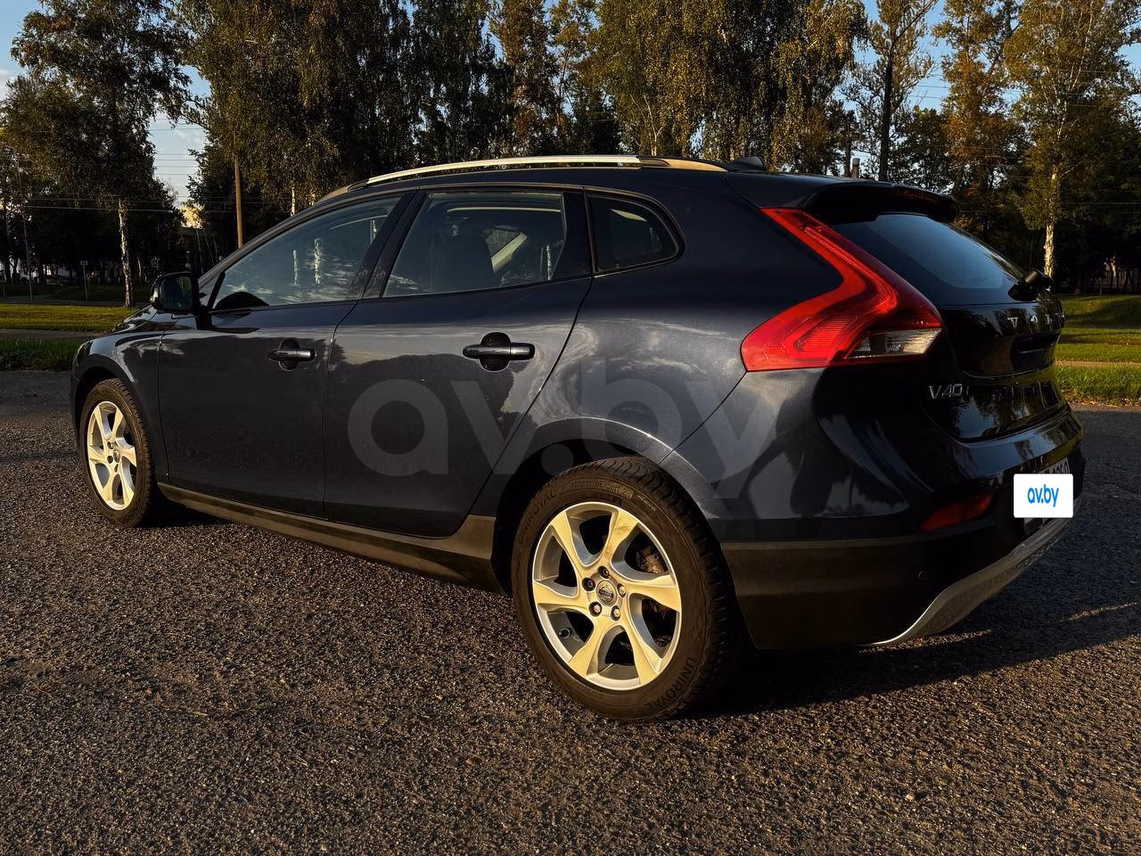 Volvo V40 Cross Country фото 4
