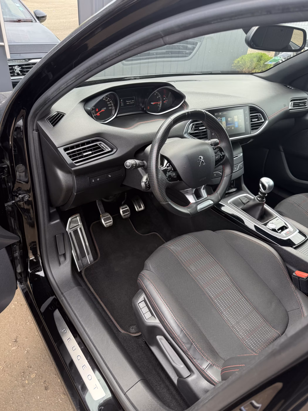 Peugeot 308 фото 7