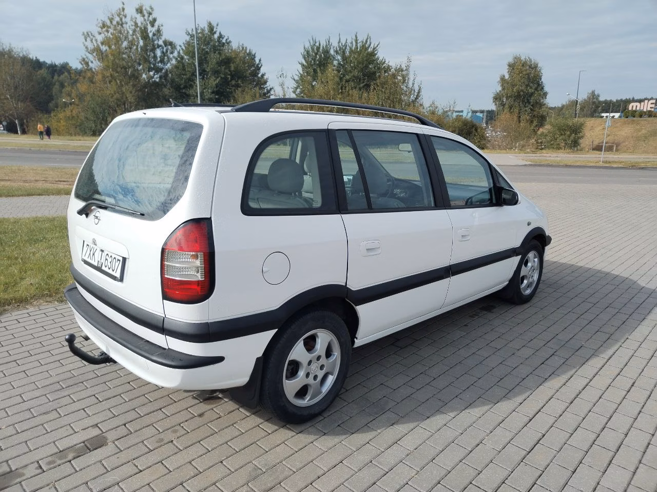 Opel Zafira фото 2
