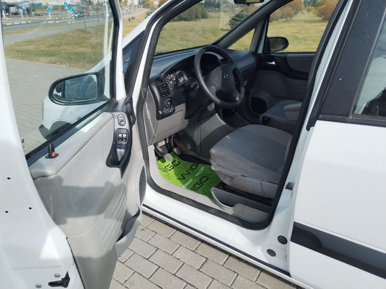Opel Zafira фото 10