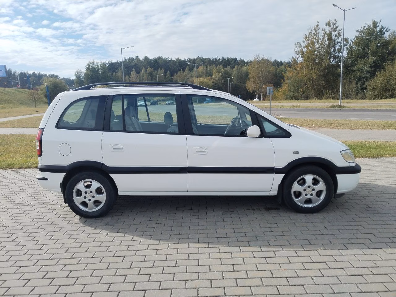 Opel Zafira фото 7