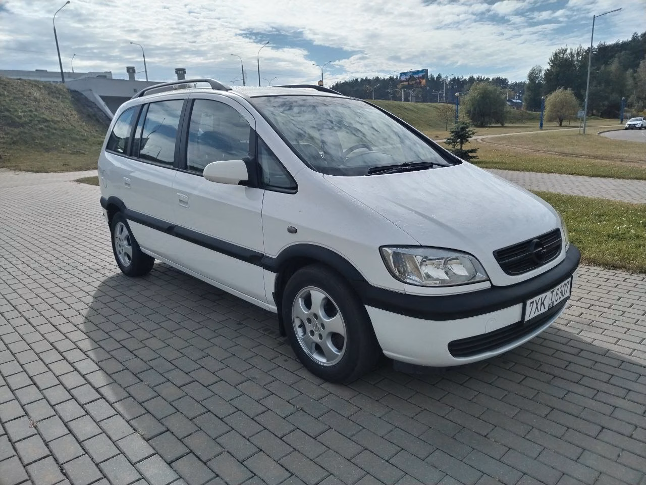 Opel Zafira фото 5