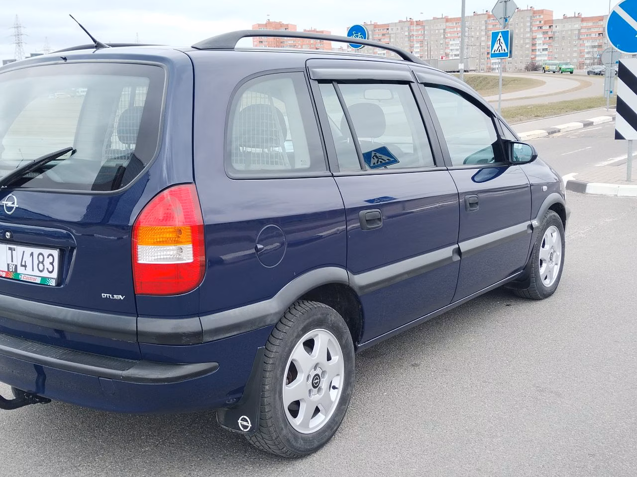 Opel Zafira фото 2