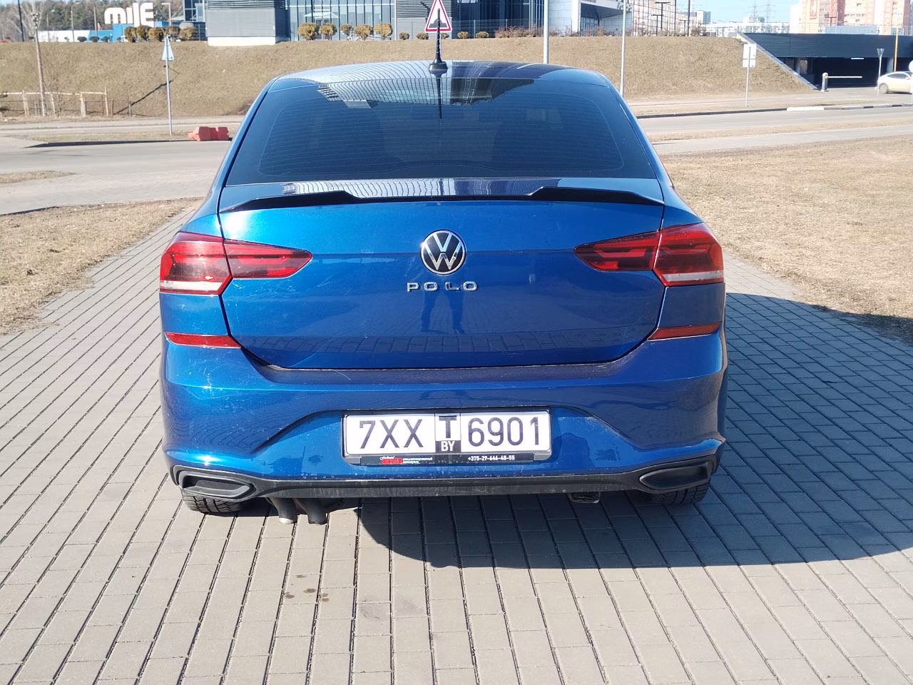 Volkswagen Polo Sedan фото 8