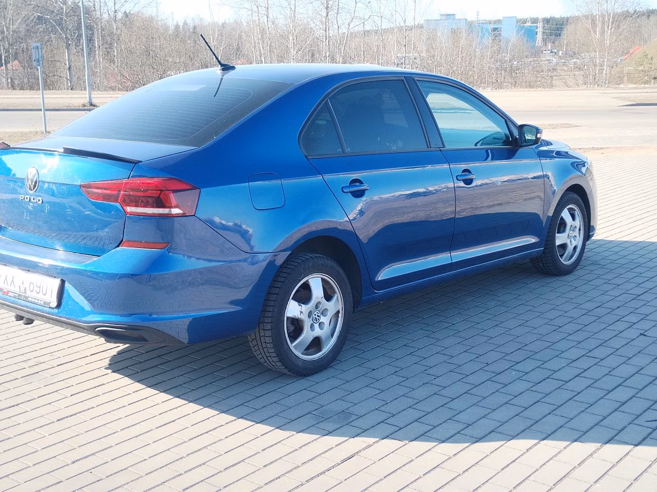 Volkswagen Polo Sedan фото 2