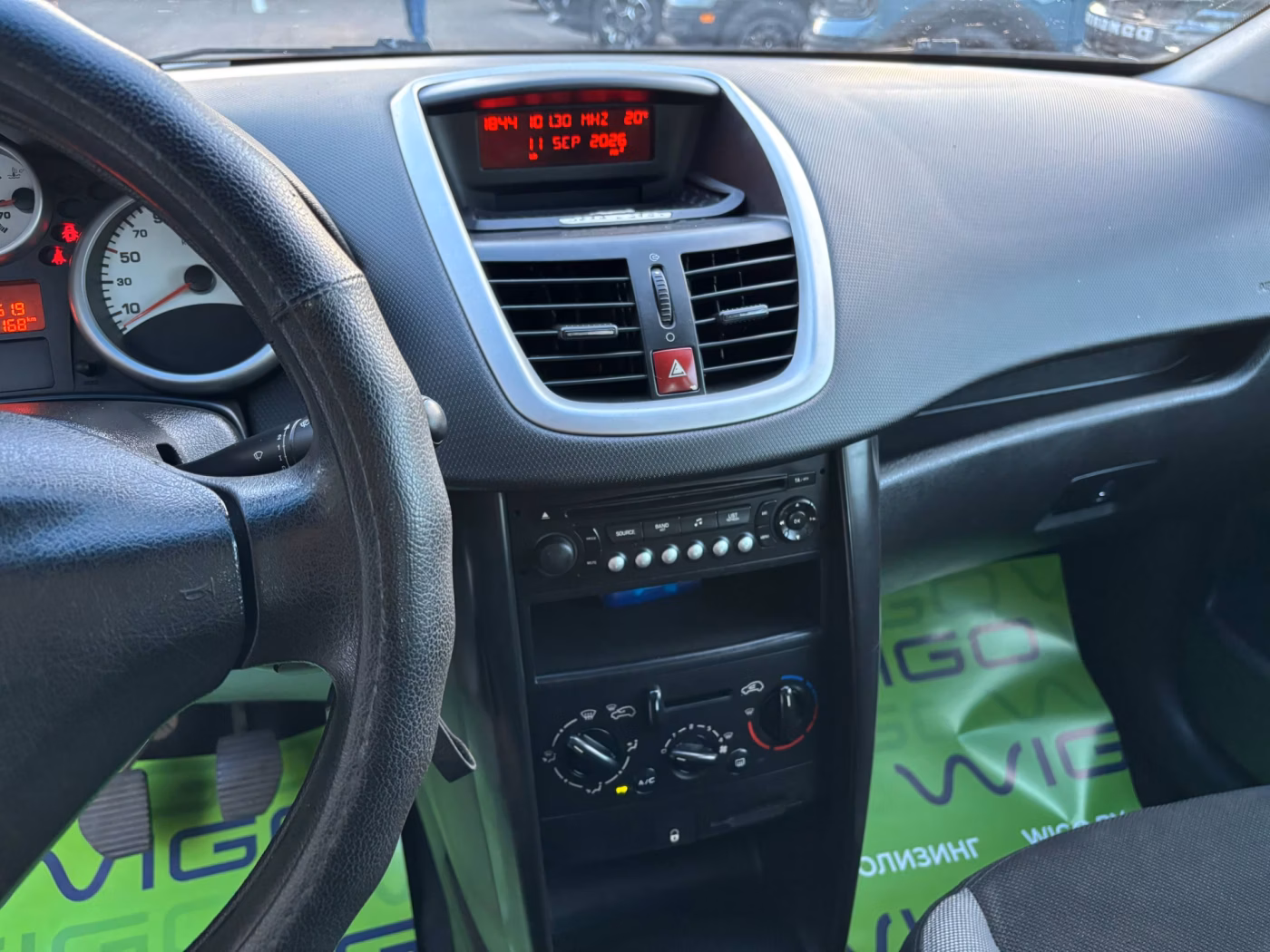 Peugeot 207 фото 12
