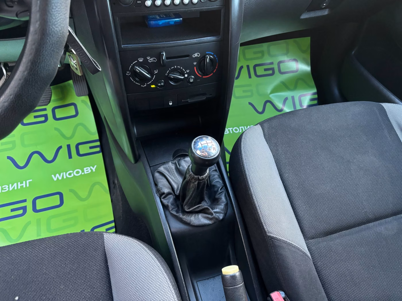 Peugeot 207 фото 13