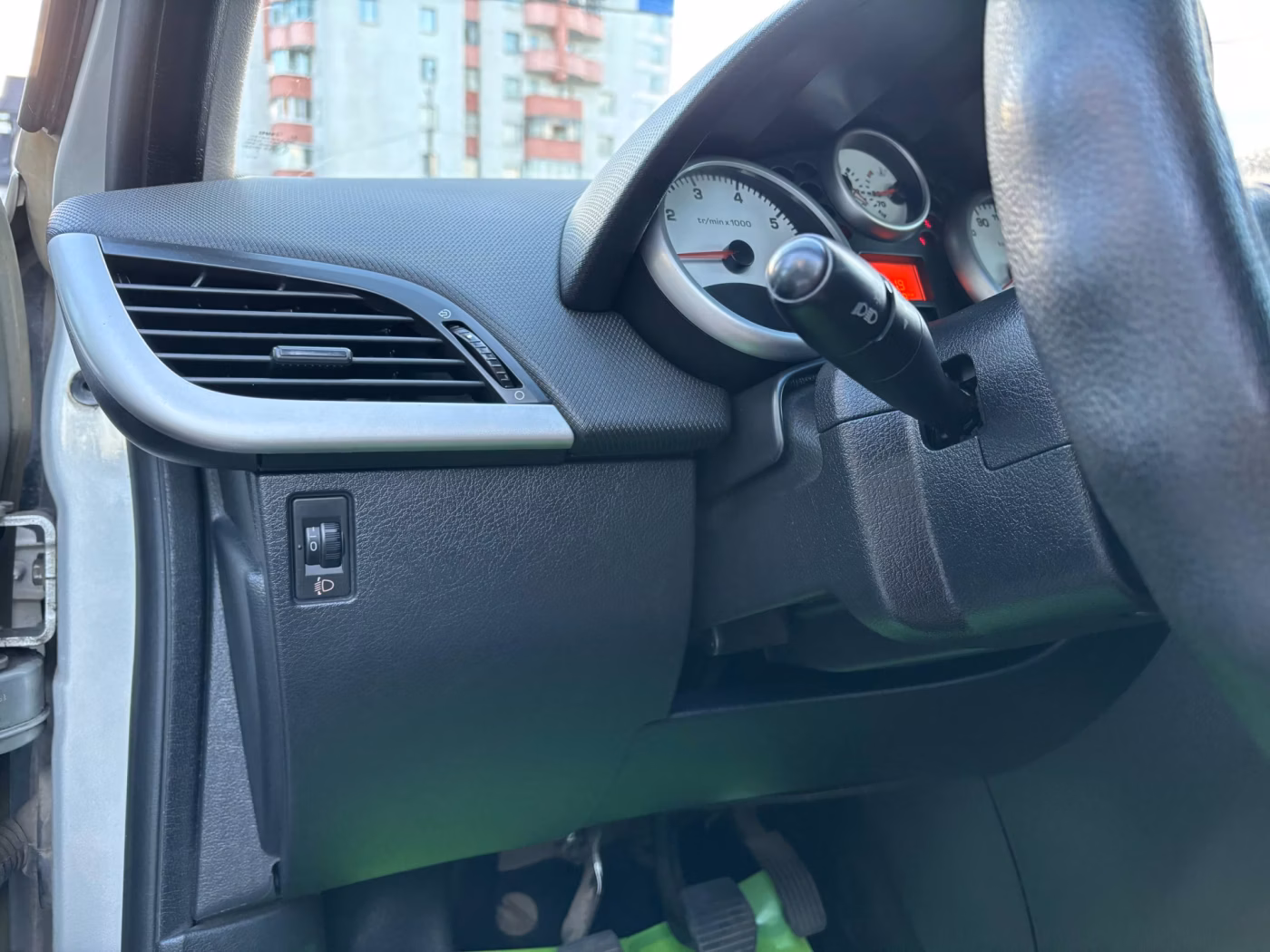 Peugeot 207 фото 14