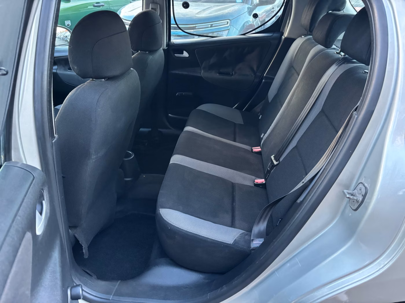 Peugeot 207 фото 16