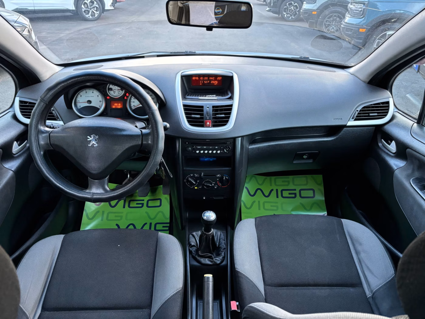 Peugeot 207 фото 17