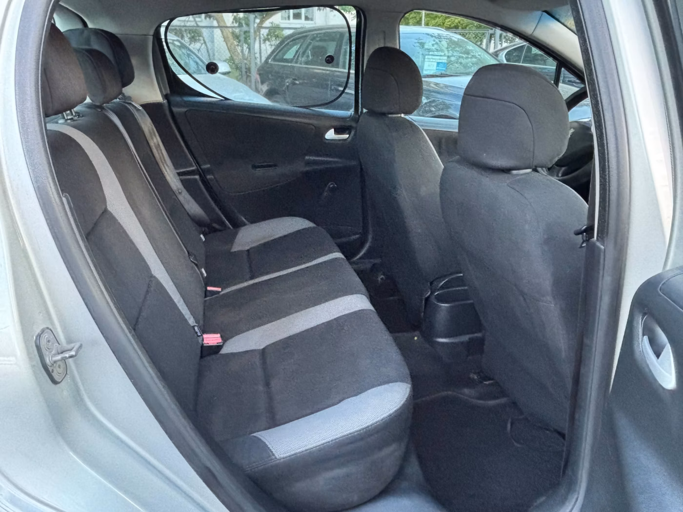Peugeot 207 фото 18