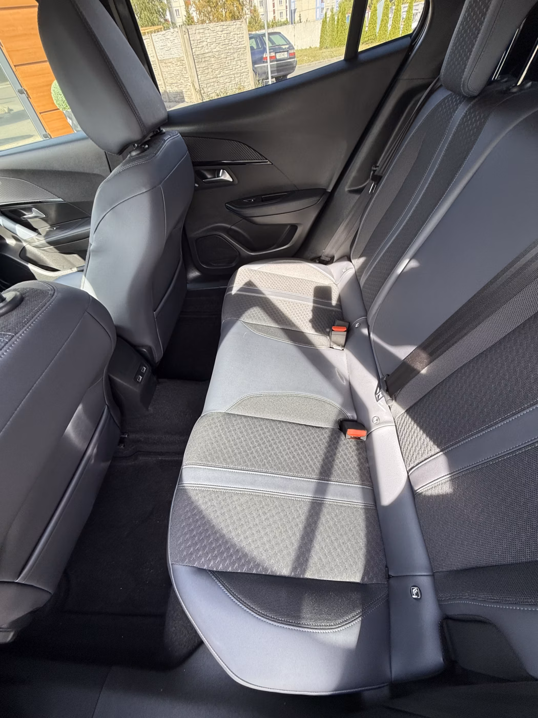 Peugeot 2008 фото 21