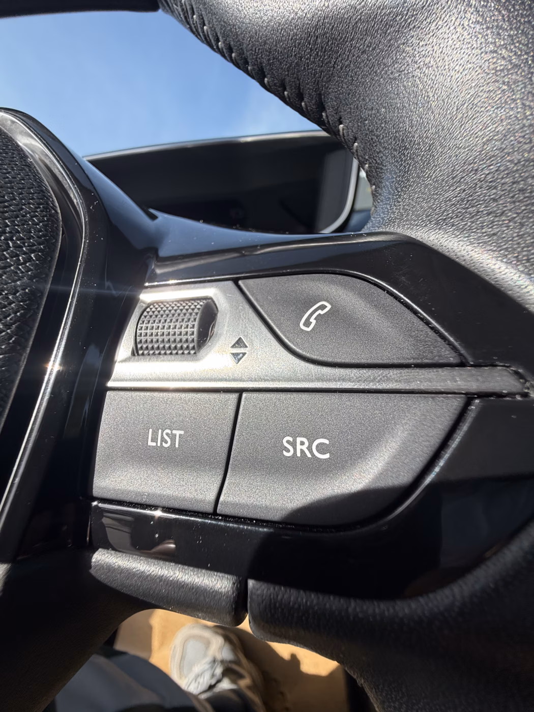 Peugeot 2008 фото 13