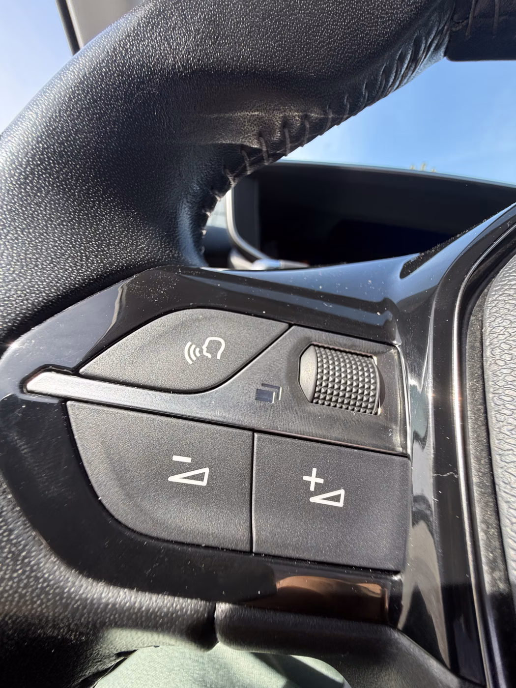 Peugeot 2008 фото 14