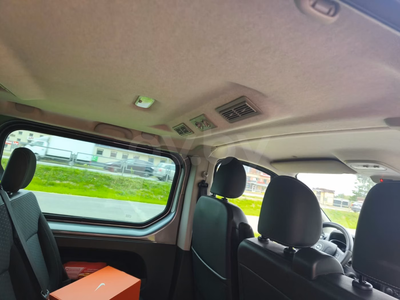 Opel Vivaro фото 7