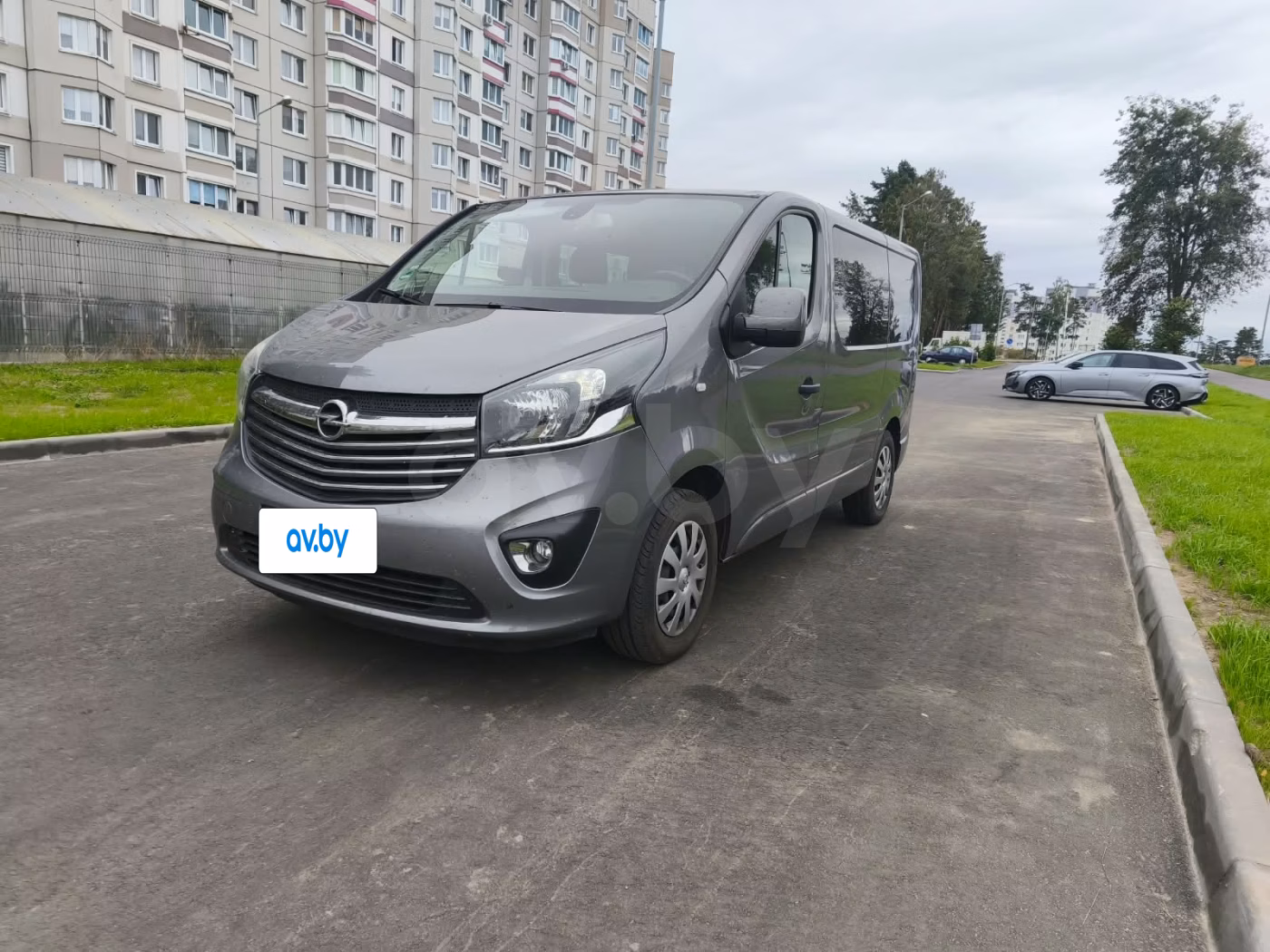 Opel Vivaro фото 5