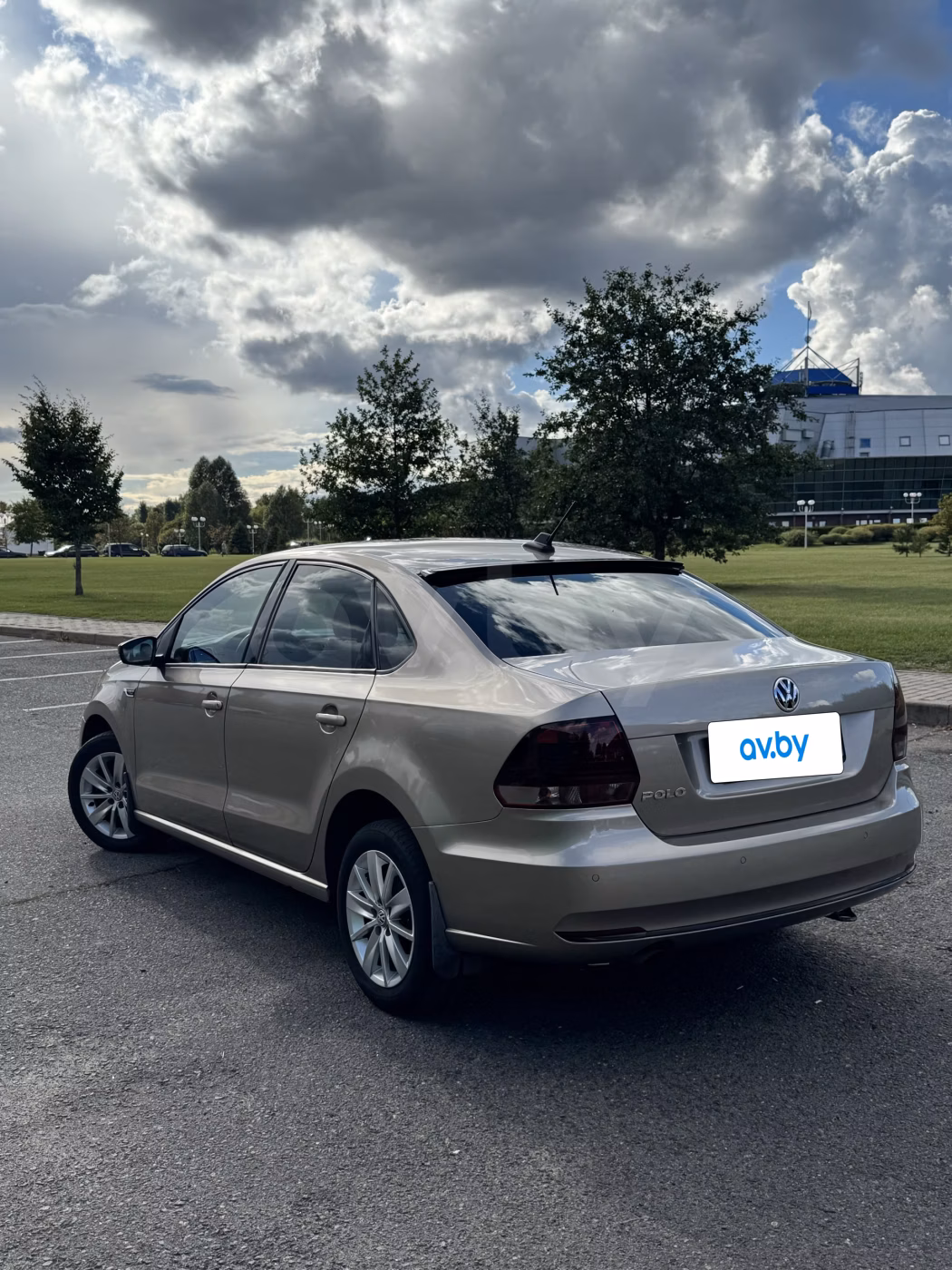 Volkswagen Polo Sedan фото 3